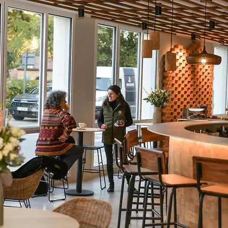 Rivella ホテル 3*